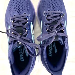 Brooks Women's Athletic Shoes - Blue
